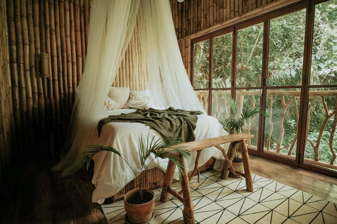 Vila Treehouse De Valentine Balamban Exteriér fotografie