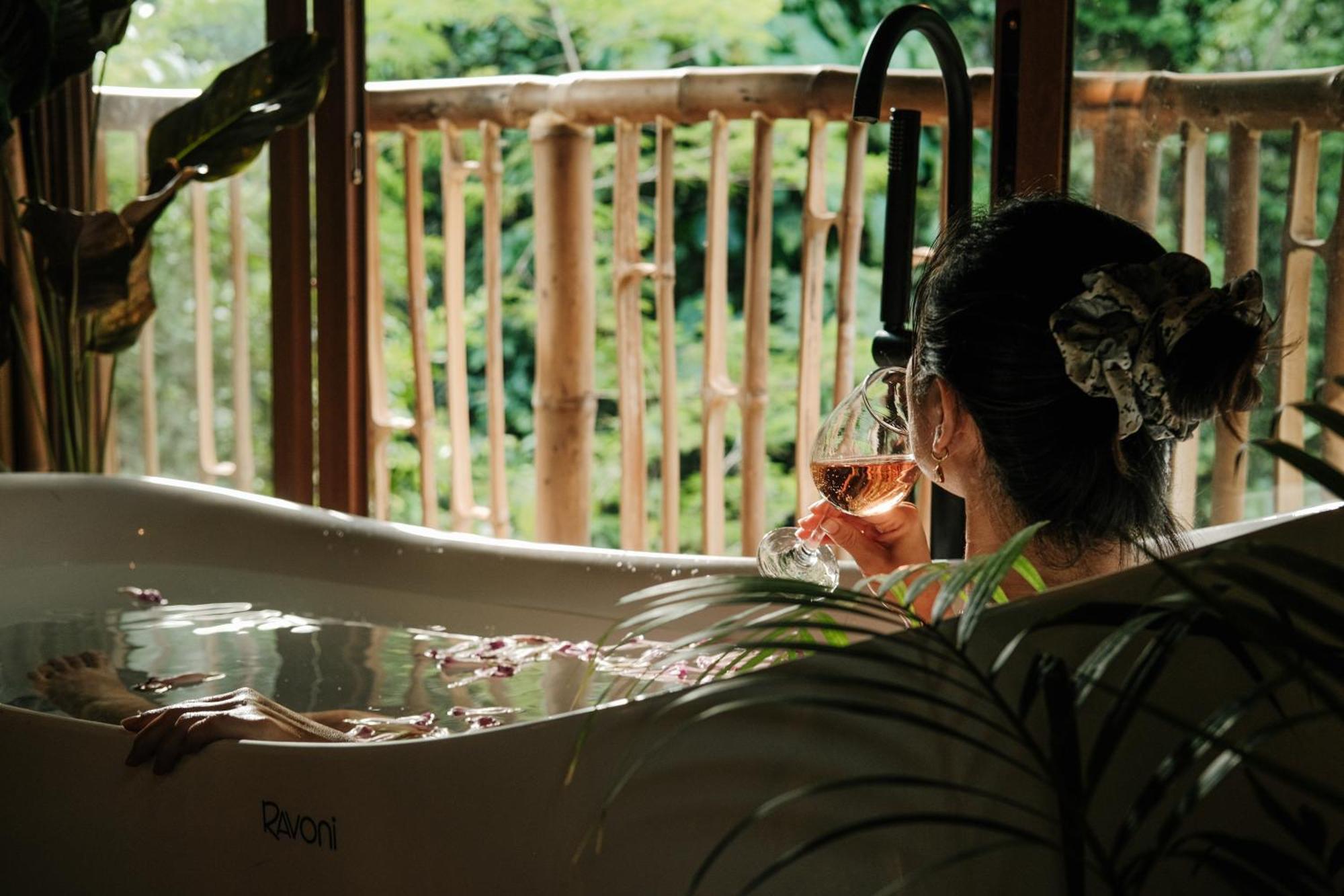 Vila Treehouse De Valentine Balamban Exteriér fotografie